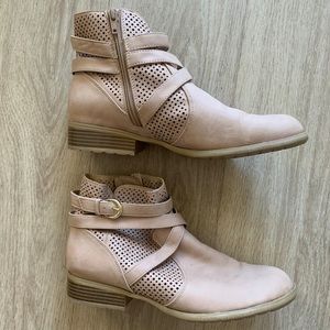 NEW* Life Stride Booties Sz 10